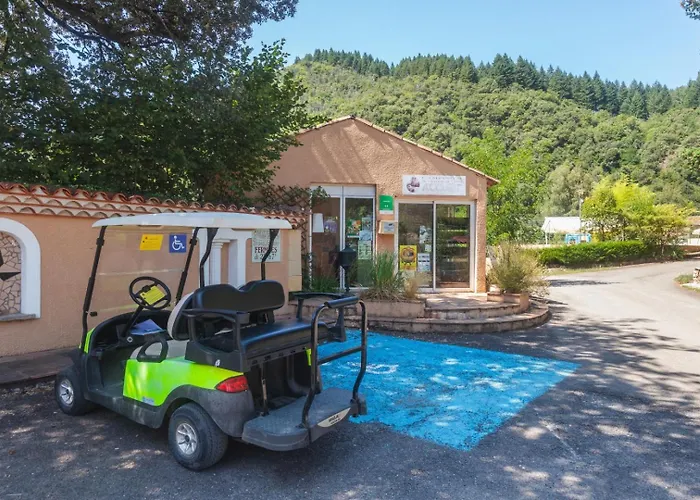 Maeva Escapades Du Château De L'hom Parque de Campismo 4*