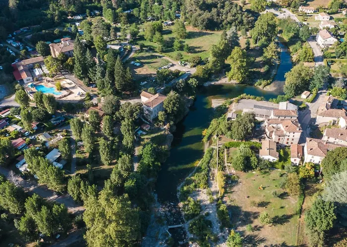 Parque de Campismo Maeva Escapades Du Château De L'hom 4*
