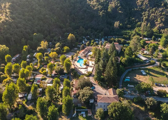 Parque de Campismo Maeva Escapades Du Château De L'hom L'Estrechure
