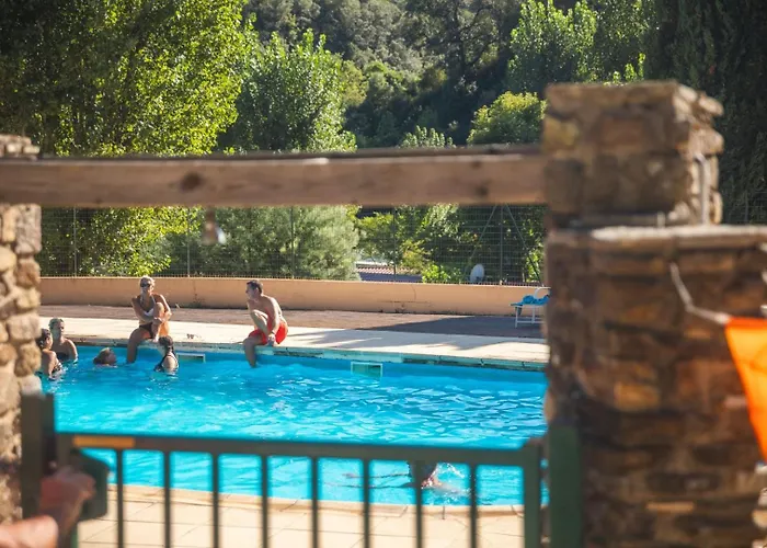 Maeva Escapades Du Château De L'hom Parque de Campismo