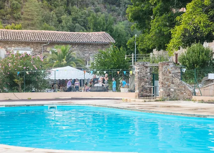 Maeva Escapades Du Château De L'hom Parque de Campismo