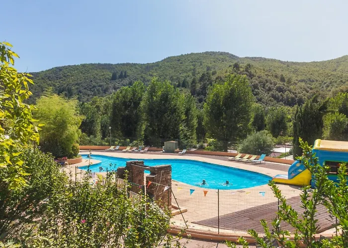 Maeva Escapades Du Château De L'hom 4*