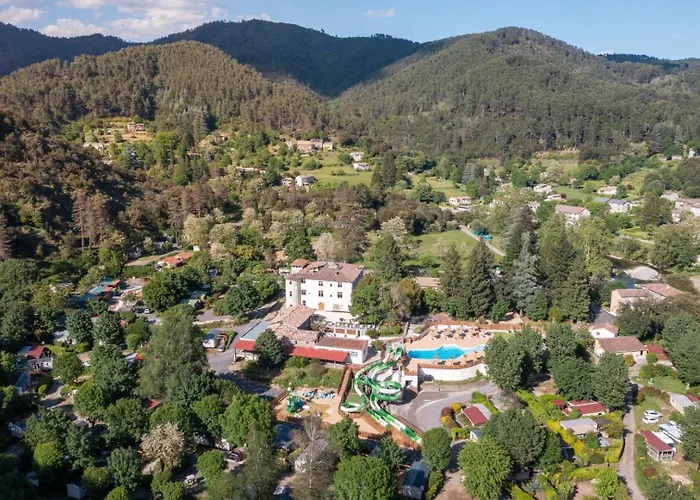 Maeva Escapades Du Château De L'hom Parque de Campismo