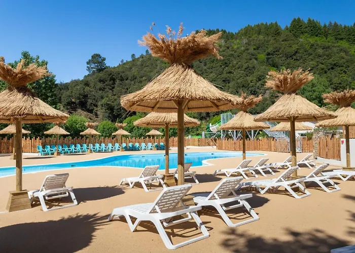 Parque de Campismo Maeva Escapades Du Château De L'hom 4*