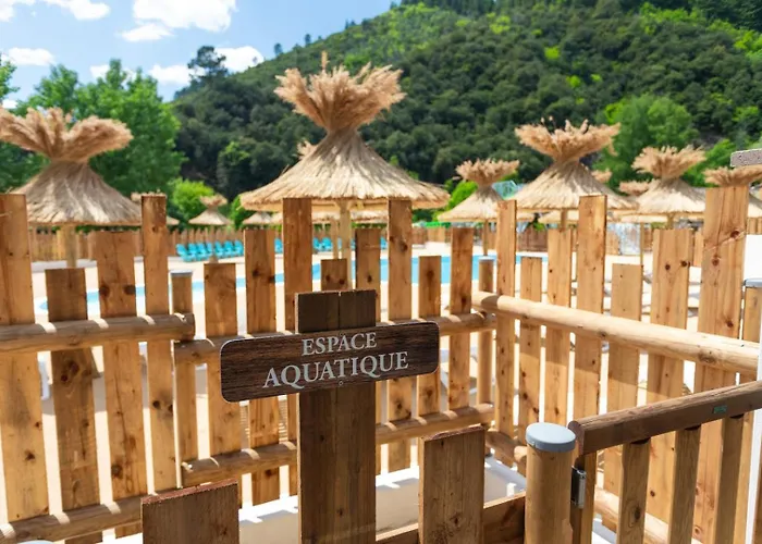 Parque de Campismo Maeva Escapades Du Château De L'hom 4*