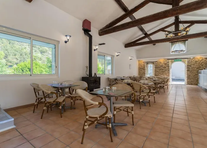 Maeva Escapades Du Château De L'hom 4*